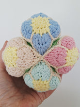 Flower Amish Puzzle Ball